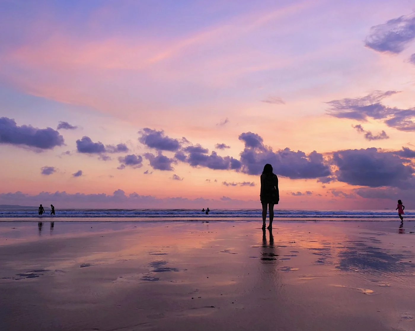 Coucher de soleil spectaculaire sur une plage de Bali