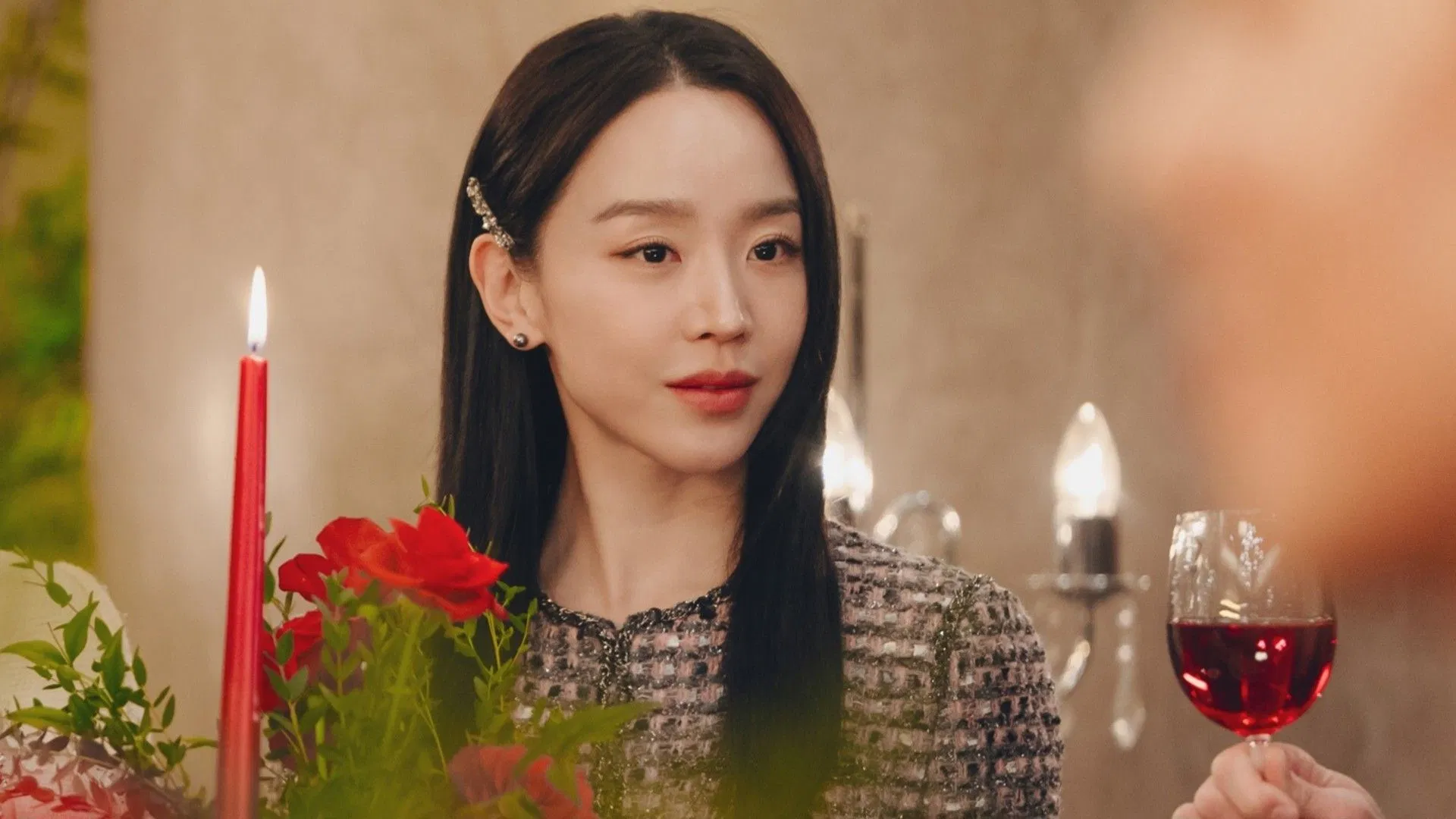 Montage de personnages féminins forts issus de divers K-dramas à succès