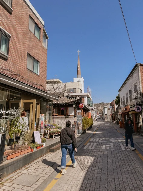 Ruelle traditionnelle du Bukchon Hanok Village à Séoul