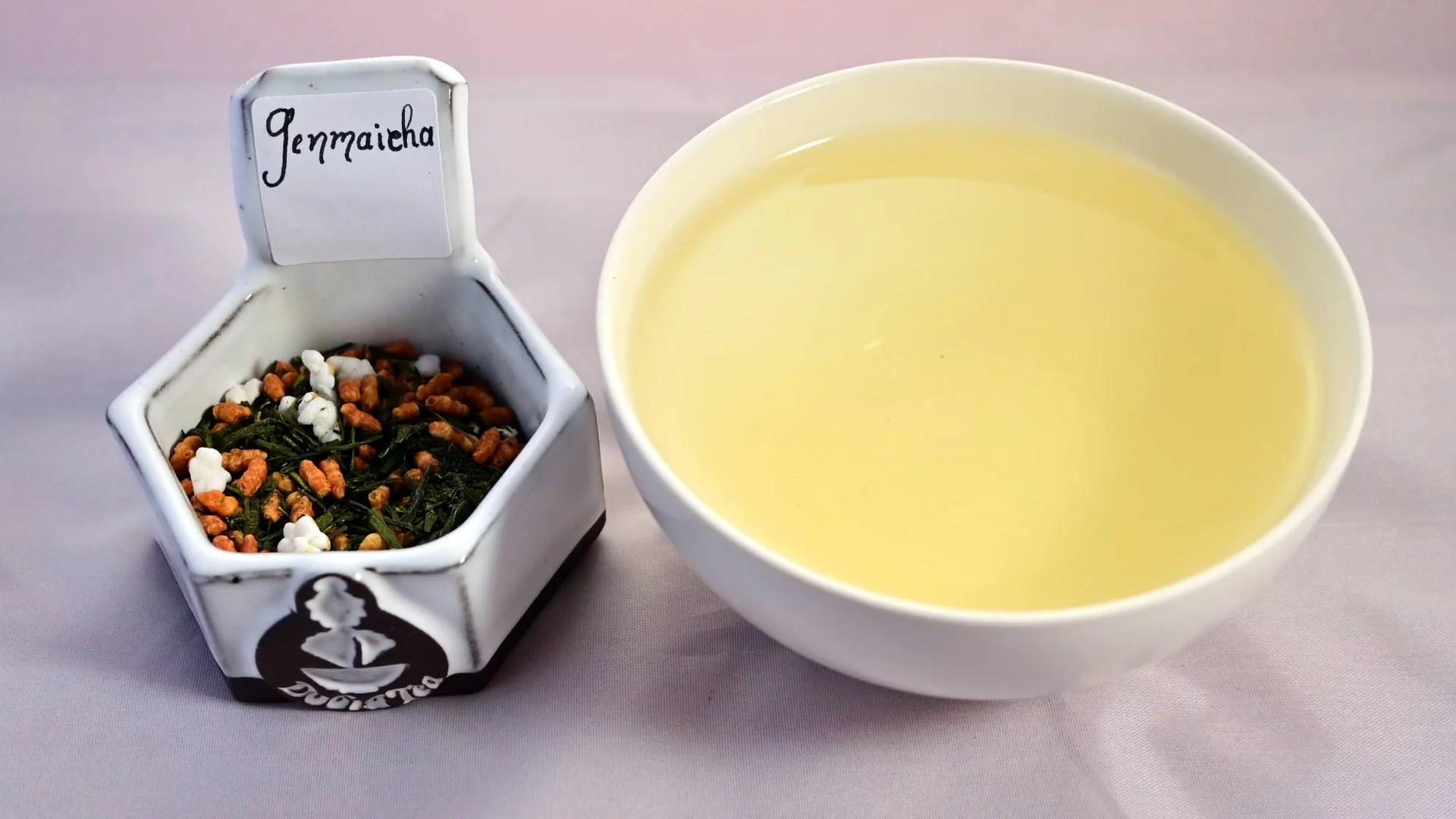 Feuilles de thé Genmaicha avec grains de riz soufflés et torréfiés